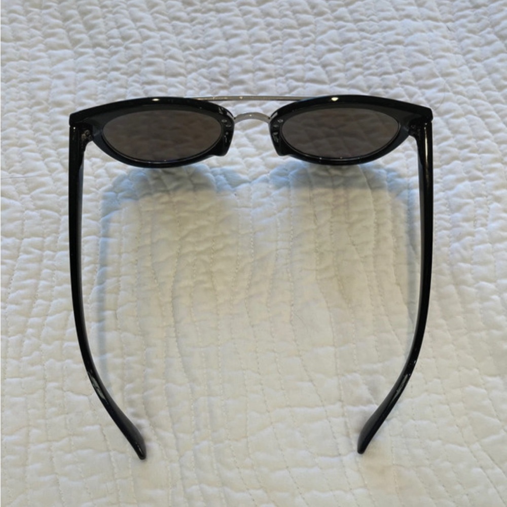 Stylish Black Sunglasses with Blue Lenses - Picture 6 of 6